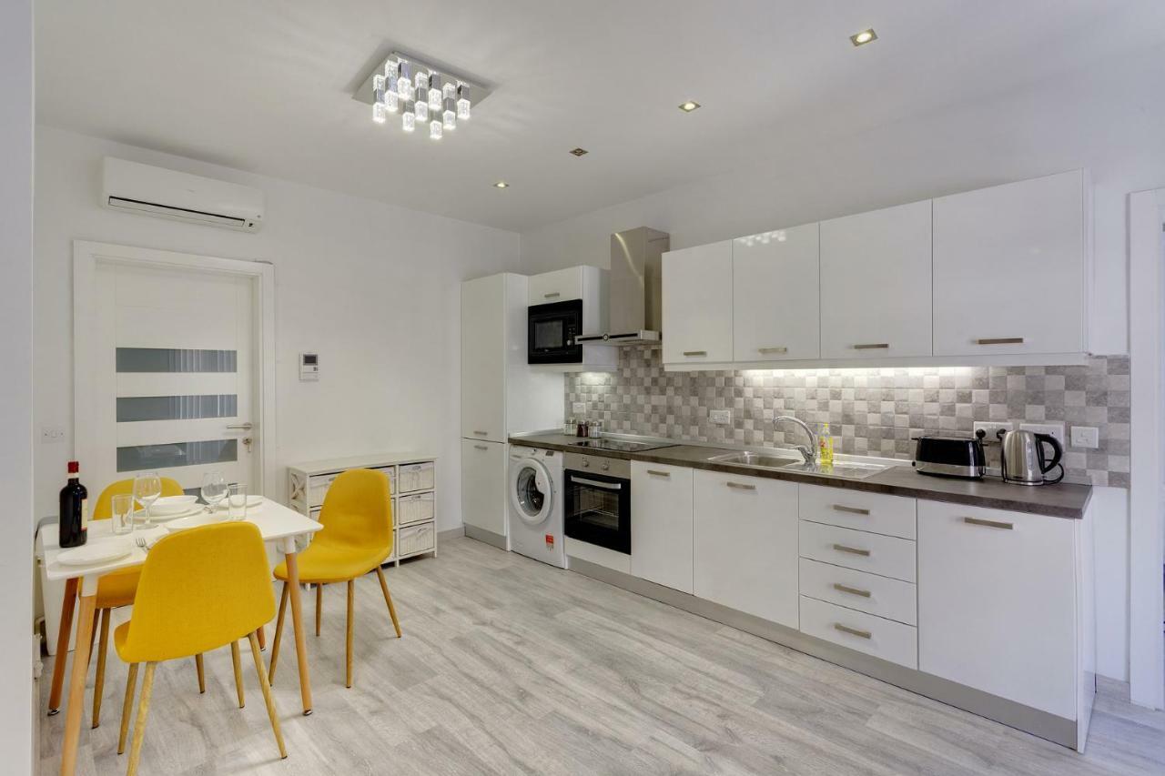 סליאמה Splendid Apartment, Steps Away From The Sea מראה חיצוני תמונה