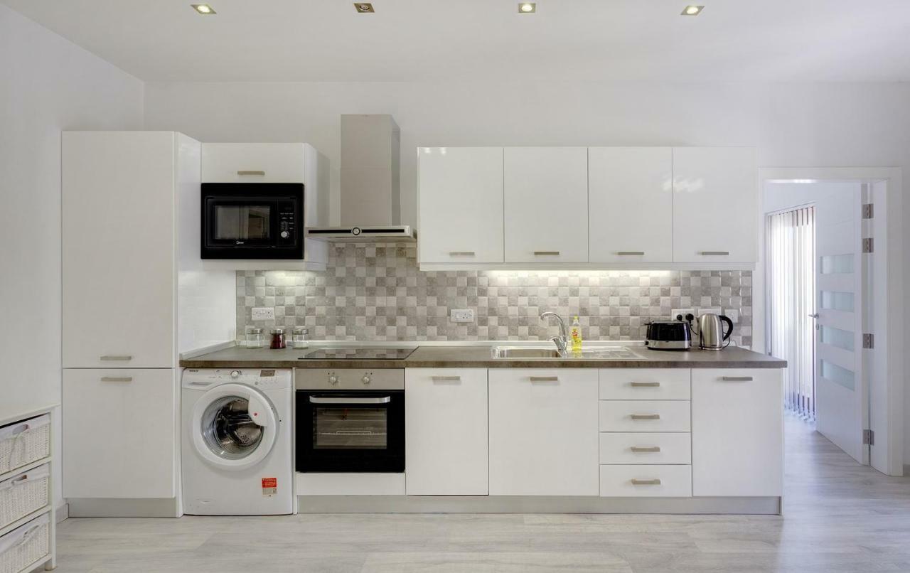 סליאמה Splendid Apartment, Steps Away From The Sea מראה חיצוני תמונה